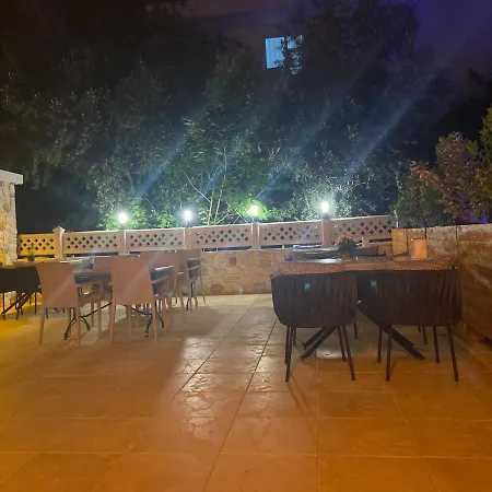 Derin Hotel